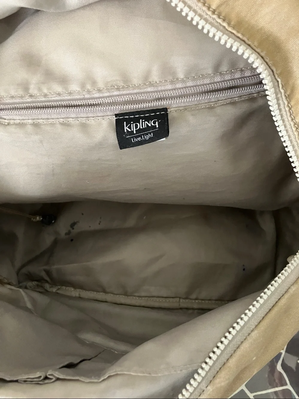 Kipling women ezra